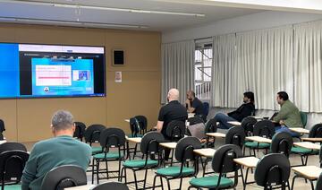 Capacitação remota reuniu 10 profissionais para debater atualizações jurídicas e contratos públicos, visando maior eficiência e segurança nas soluções administrativas do município