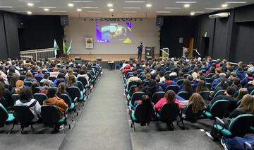 Cerca de 250 jovens do Colégio Estadual Presidente Castelo Branco (Premen) receberam orientações sobre normas municipais e cuidados no trânsito
