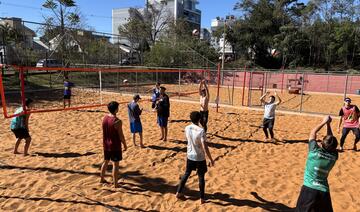 Grupo com 10 atletas utiliza as quadras do Centro Olímpico Arnoldo Bohnen na preparação para o Campeonato Brasileiro de Seleções