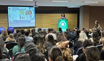 Capacitações ocorreram em diferentes locais do município e abordaram conteúdos específicos para cada área de atuação