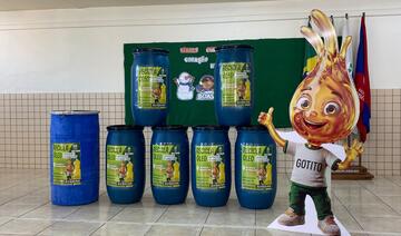 Iniciativa desenvolvida pela empresa Mix Ambiental, APMFs e Prefeitura de Toledo orienta alunos sobre o descarte correto do óleo de cozinha usado 