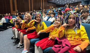 Evento promovido pela Secretaria da Educação reuniu centenas de estudantes e destacou o ensino de inglês e o programa Ler é Legal