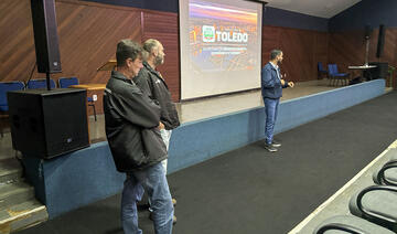Empresários do setor puderam tirar dúvidas e fazer sugestões em reunião realizada na manhã desta terça-feira (1º) no auditório do Centro de Eventos Ismael Sperafico