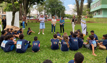 Denominado “Entre Árvores”, evento na tarde desta segunda (21) foi promovido por três secretarias municipais (Meio Ambiente, Educação e Cultura) com apoio do IAT