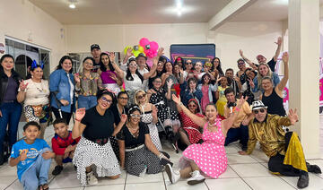 Participantes de evento, realizado nesta quinta (17), desfrutaram de momentos em que puderam dançar, confraternizar e reviver sucessos que marcaram gerações