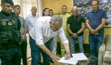 Ato nesta quinta-feira (1º), no Gabinete do Prefeito, teve a presença de várias autoridades, como o secretário de Estado da Segurança Pública, Hudson Teixeira