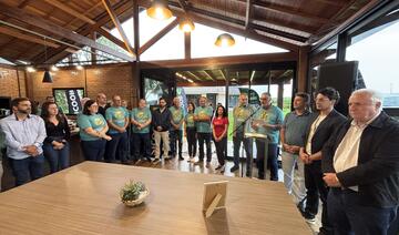 Iniciativa busca facilitar a localização das propriedades e ampliar a divulgação dos atrativos do interior; evento também marcou a assinatura de três leis municipais relacionadas ao turismo