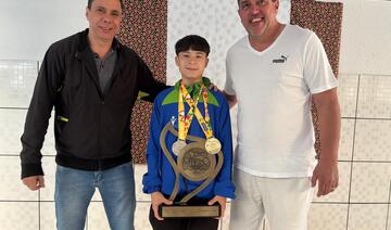 O jovem Gustavo Avelar, de apenas 14 anos, embarcou esta semana para a França, onde vai permanecer para disputar a temporada européia